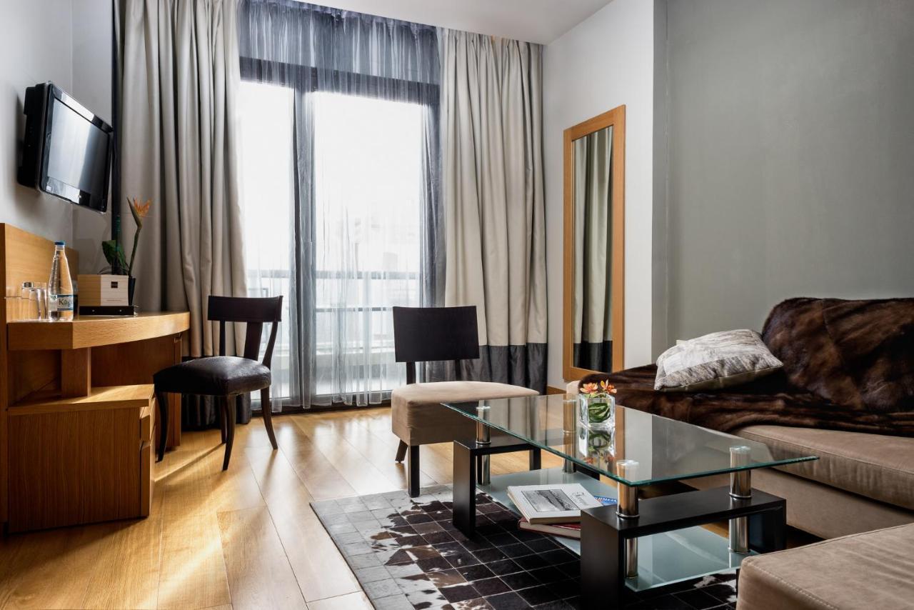 Esperos Palace Luxury & Spa Hotel แคซโทเรีย ภายนอก รูปภาพ