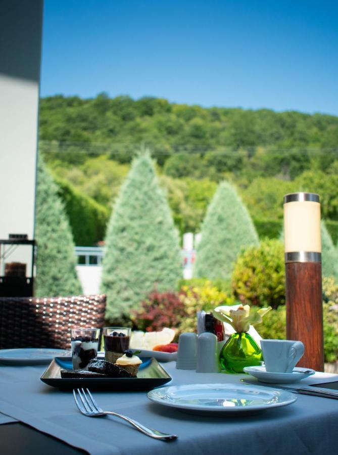 Esperos Palace Luxury & Spa Hotel แคซโทเรีย ภายนอก รูปภาพ