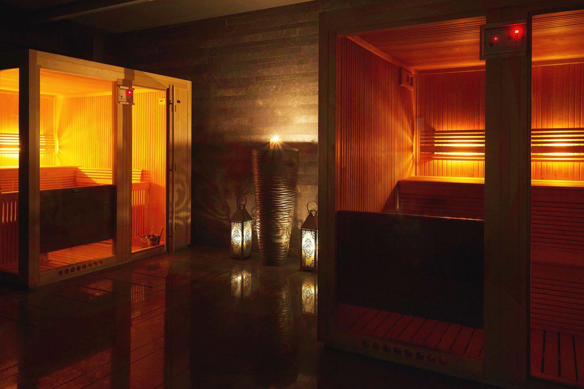 Esperos Palace Luxury & Spa Hotel แคซโทเรีย ภายนอก รูปภาพ