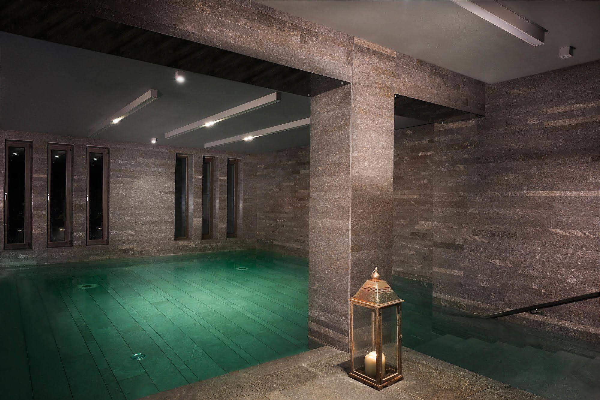 Esperos Palace Luxury & Spa Hotel แคซโทเรีย ภายนอก รูปภาพ