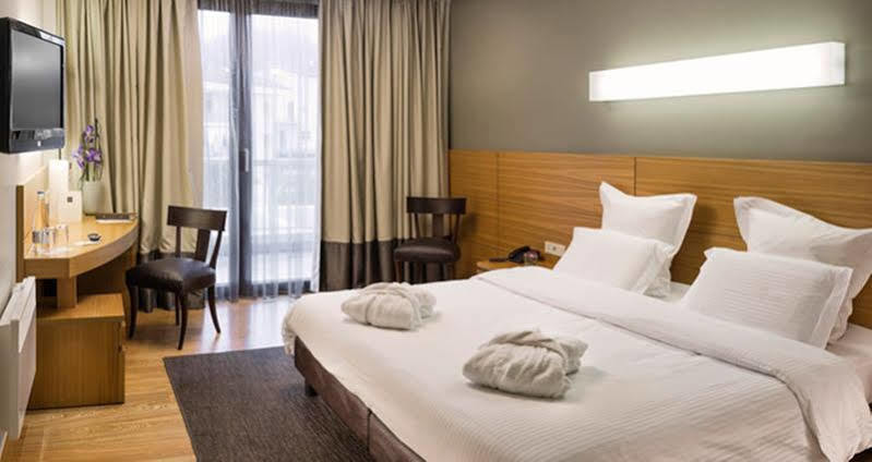 Esperos Palace Luxury & Spa Hotel แคซโทเรีย ภายนอก รูปภาพ