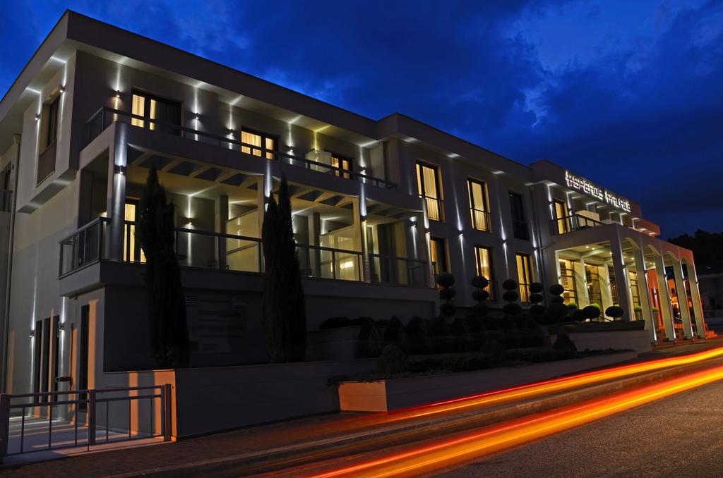 Esperos Palace Luxury & Spa Hotel แคซโทเรีย ภายนอก รูปภาพ