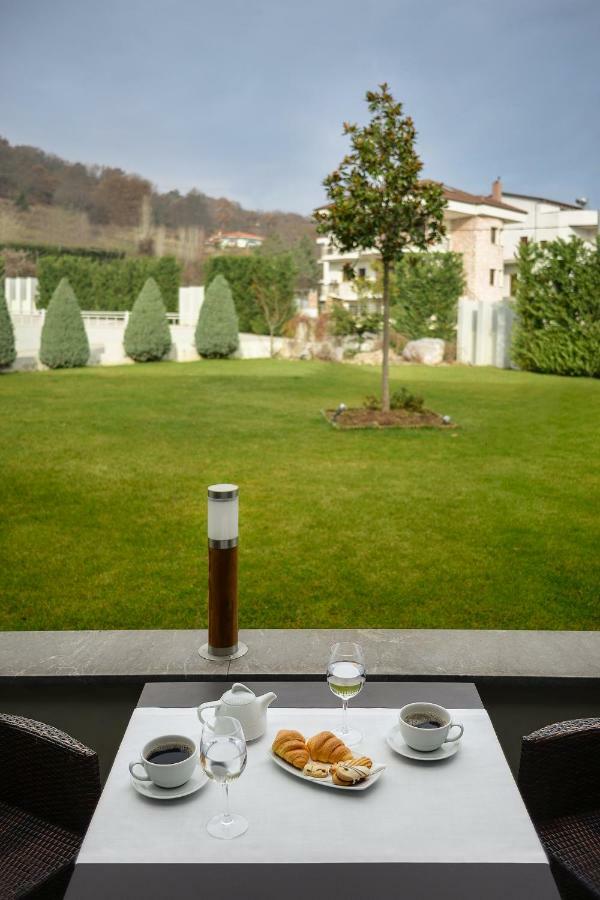 Esperos Palace Luxury & Spa Hotel แคซโทเรีย ภายนอก รูปภาพ